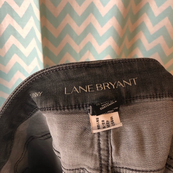 FINAL SALE- LEAVING CLOSET-NO FURTHER DISCOUNTS - Picture 9 of 11